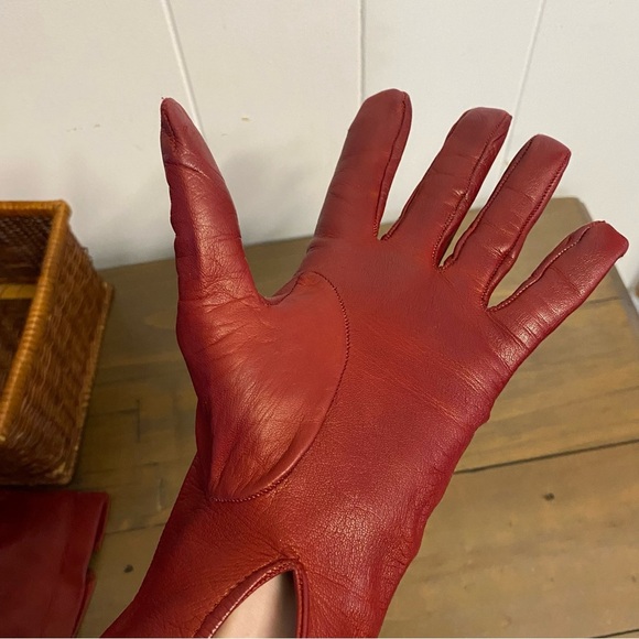 Vintage Super Soft Leather Red Gloves Slit Wrist Designer Classic Timeless - Picture 11 of 13